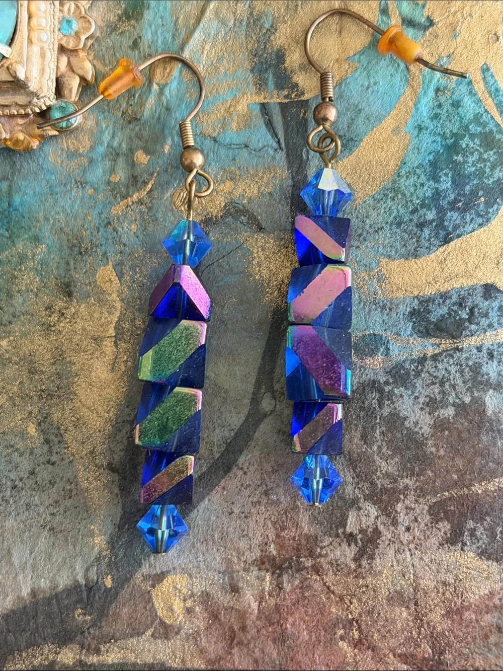 Pierced earrings blue purple crystal moveable long dangling
